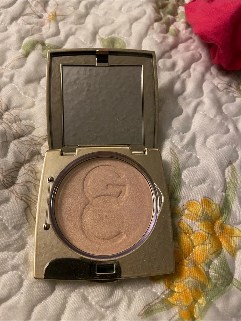 Cover Girl bronzerCompact Case with GC Logo – Makeup Accessory